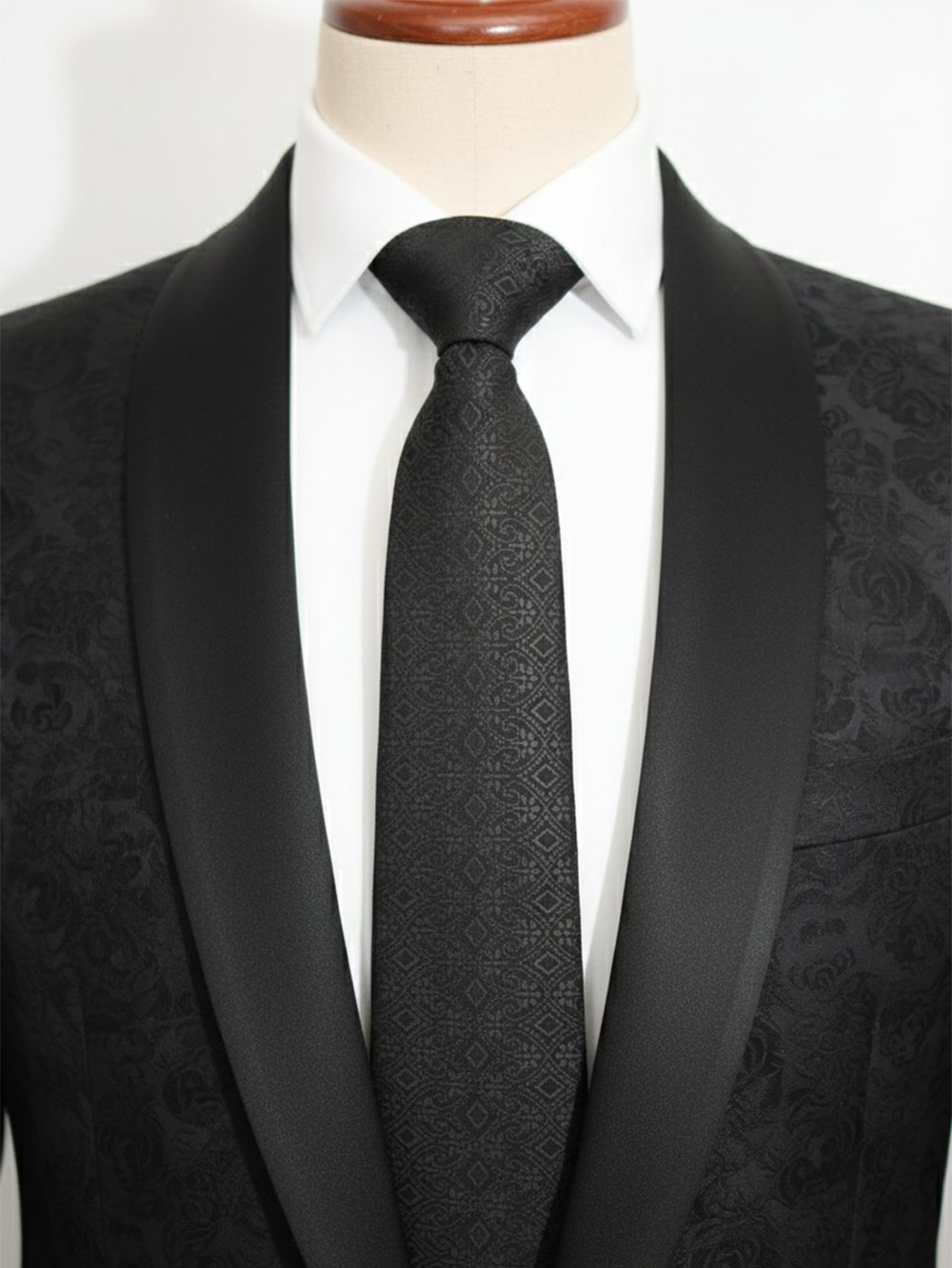 Premium Dark Patterned Silk Tie for Men – Classic Formal Necktie