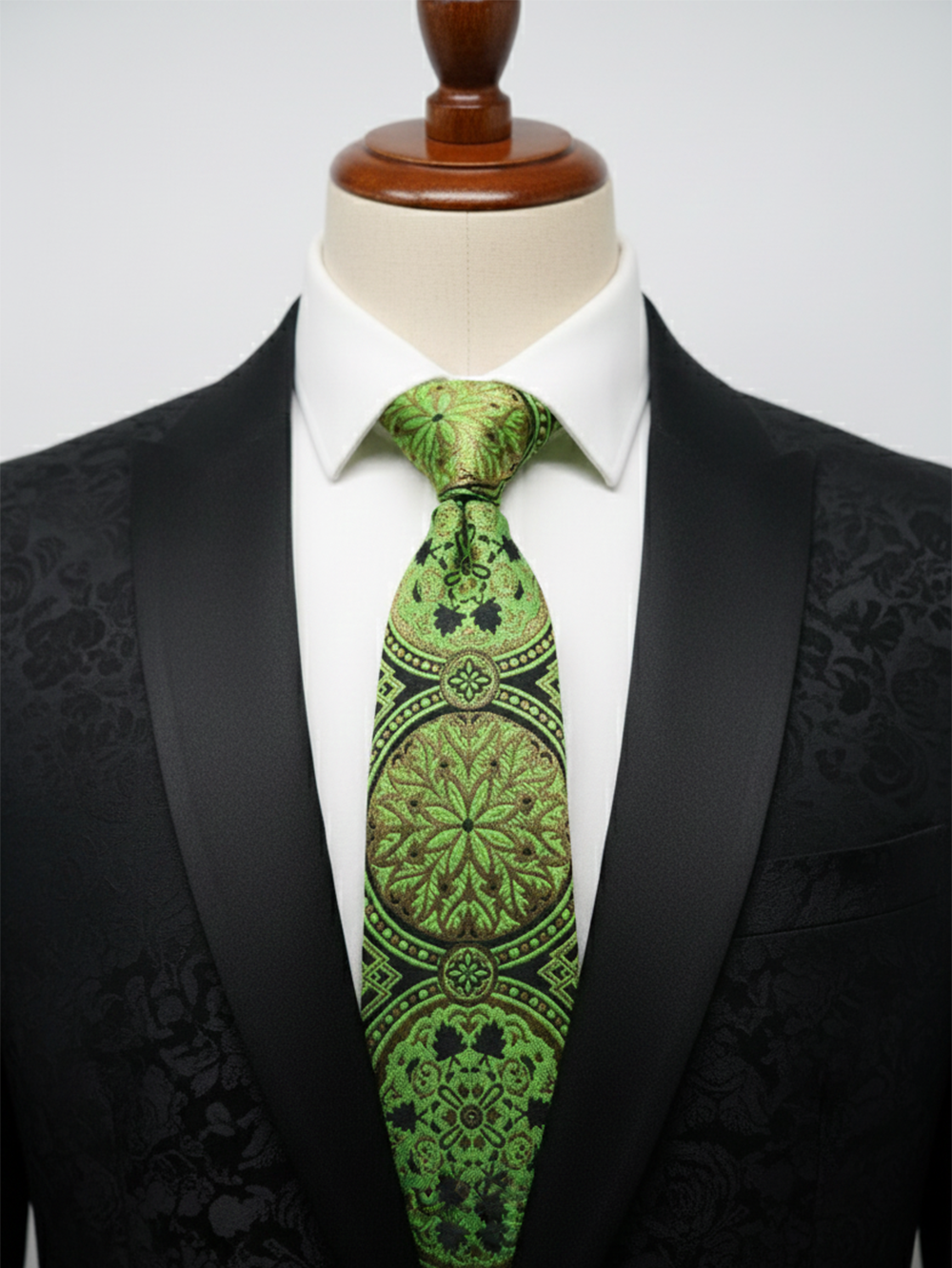 Elegant Green Necktie – Dark & Light Shade Woven Design
