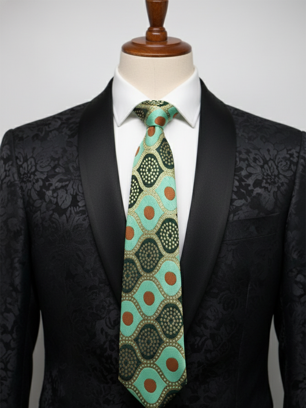 Designer Green Necktie with Geometric Pattern & Contrast Detailing